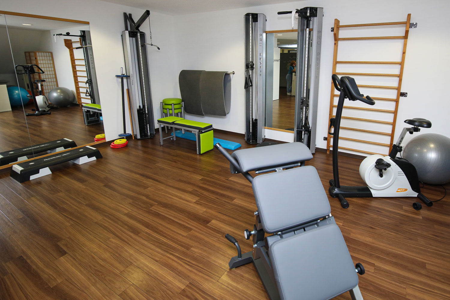 Behandlungsraum Krankengymnastik Physioeffekt • Praxis für Physiotherapie Paderborn • Krankengymnastik Paderborn • Wellness und Massage Paderborn • Claudia Lüke